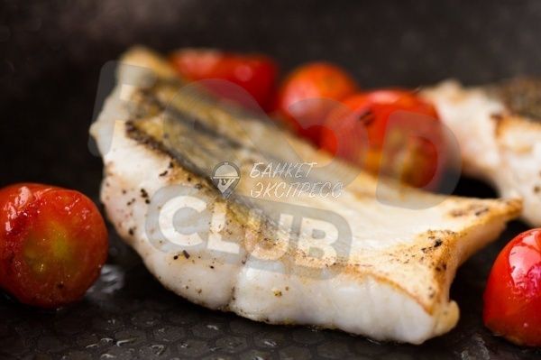Филе судака, запеченное с томатами Черри и маслинами 10 шт