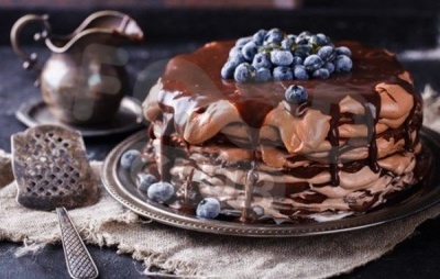 Блинный торт с голубикой