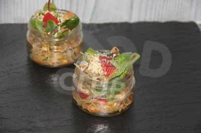 Салат Восточный экспресс со стеклянной лапшой, соломкой из говяжьей вырезки и свежими овощами (5 шт.)