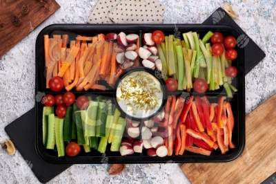 Платтер из свежих овощей