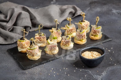 Канапе из филе тунца