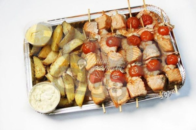 Мини-шашлычки Дары моря с картофелем