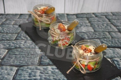 Салат с ростбифом, запеченным перцем и сыром Горгондзола (5 шт.)