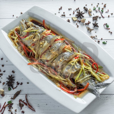 Сибас на пару с овощами